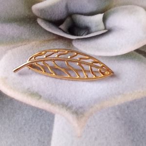 Gold Tone Leaf Brooch